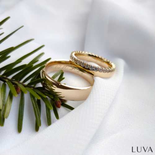 Obrączki owalne, damska obrączka z kamieniami na krawędzi, dookoła obwodu, połysk, soczewka, Luva