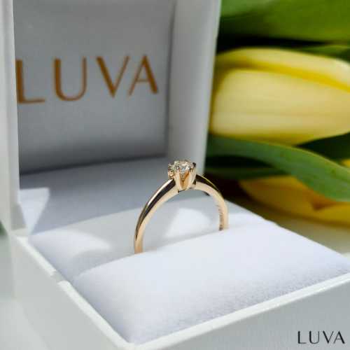 Elegancki pierścionek z brylantem 0,17ct z żółtego złota, Luva