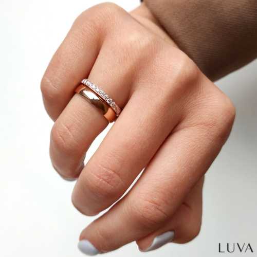 Obrączka z czerwonego złota, półokrągła, klasyczna, z dostawką z kamieniami, Luva