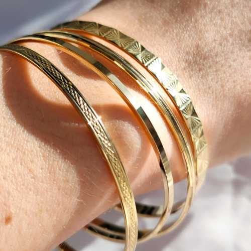 Złote sztywne bransolety damskie, gładkie bransoletki złote, klasyczna, prosta złota bransoletka.