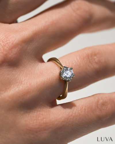 Pierścionek z diamentem 0,70ct, szlif brylantowy z certyfikatem GIA