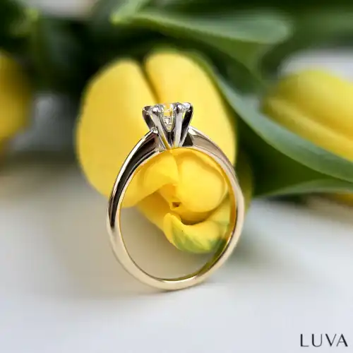 Pierścionek zaręczynowy z diamentem, ponadczasowy pierścionek z diamentem naturalnym 0,40 ct, żółte złoto, Luva