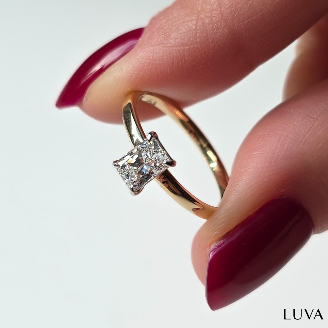 Pierścionek zaręczynowy z diamentem w szlifie radiant 0,50ct