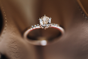 Jak porównać naturalny diament i diament laboratoryjny?